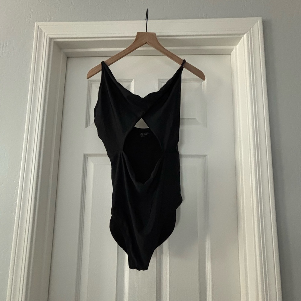 AERIE Black Front Cut Out One Piece Swimsuit